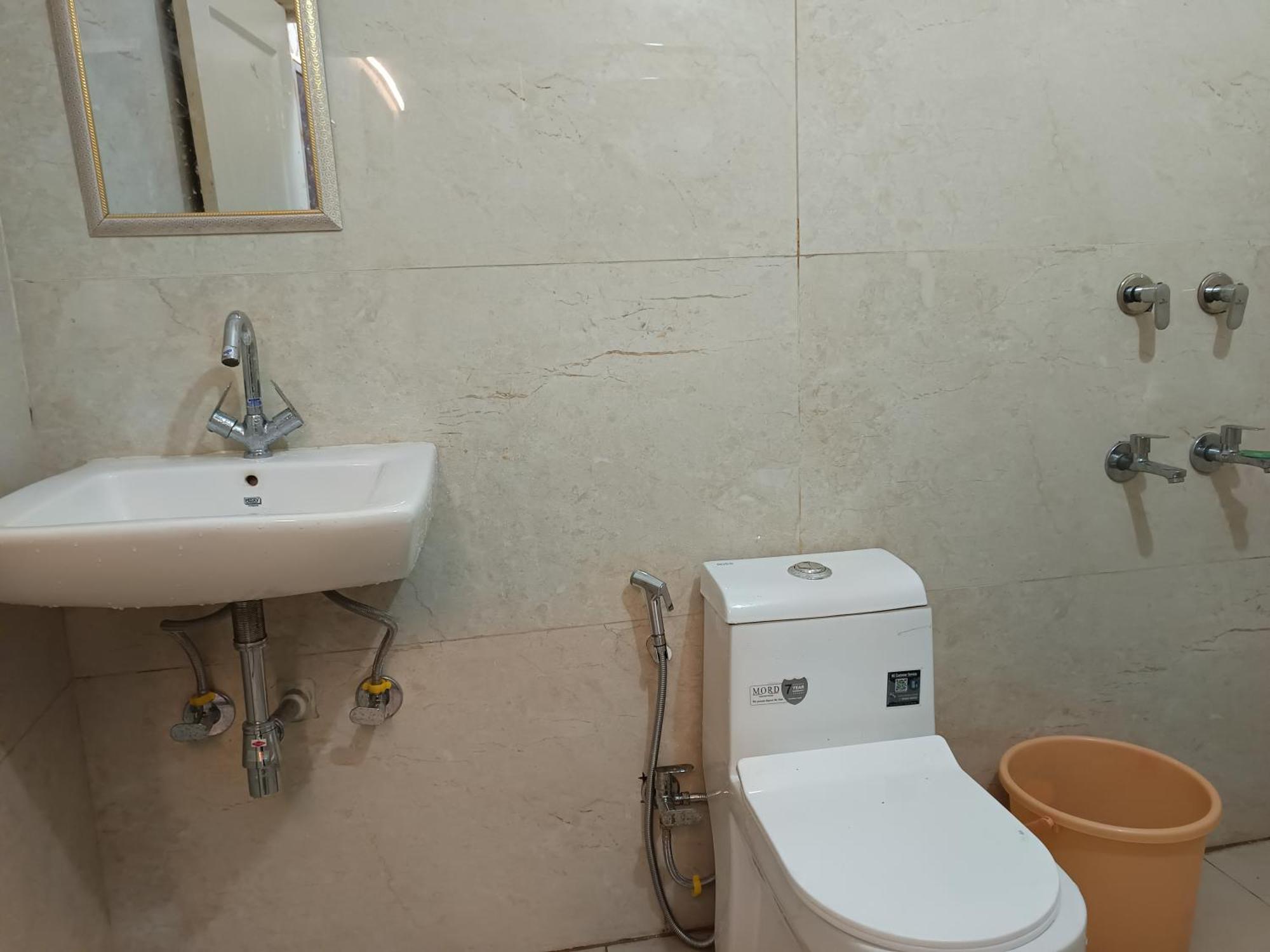 Haveli Heritage --1 Min Walk In Nizamuddin Railway Station Hotel New Delhi