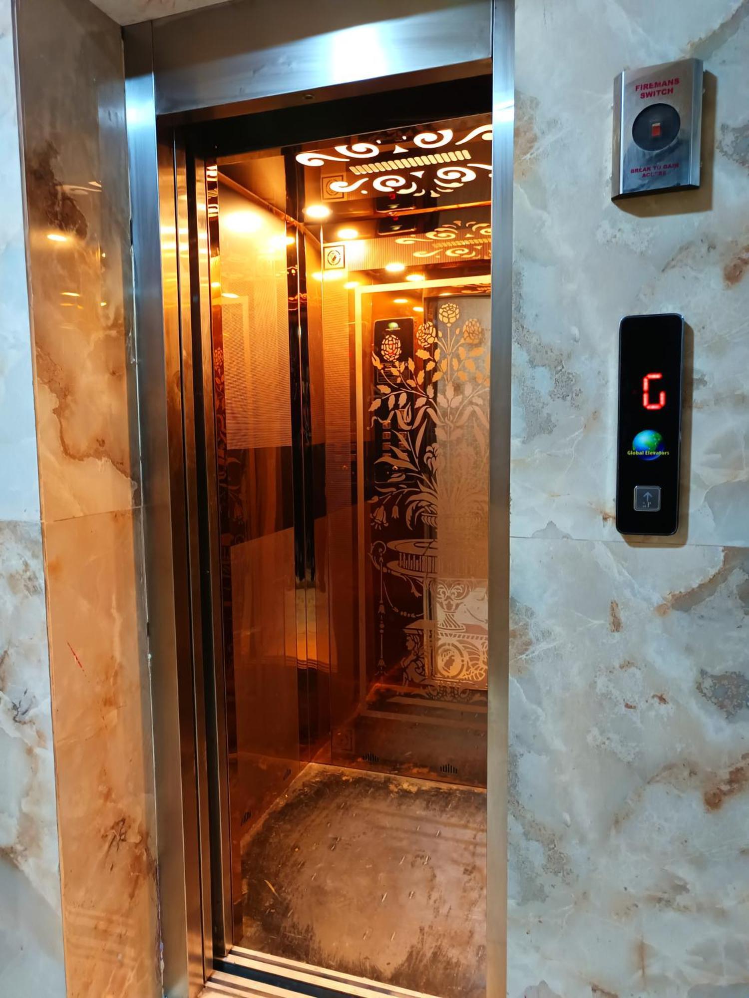 Hotel Haveli Heritage --1 Min Walk In Nizamuddin Railway Station