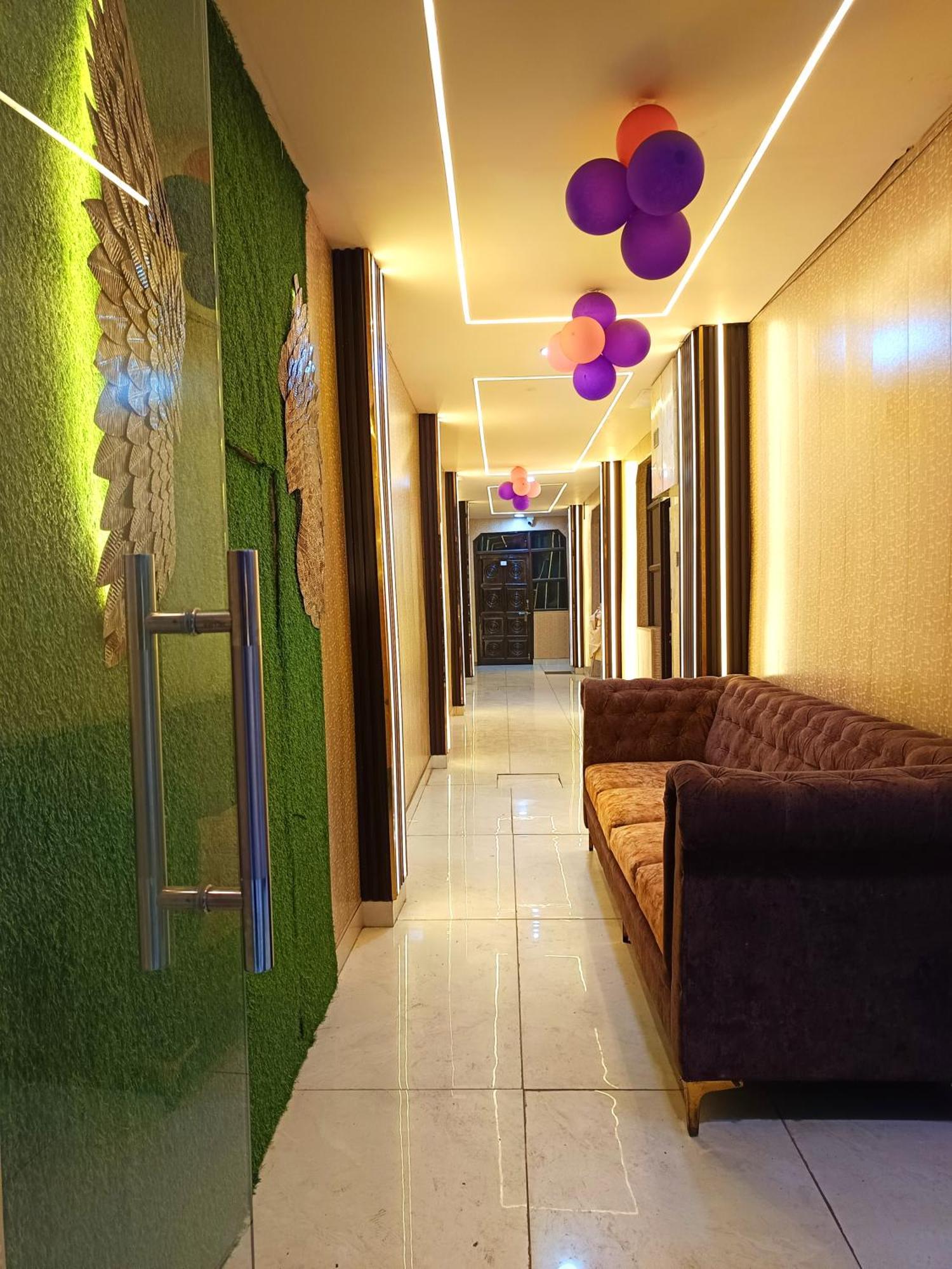 Haveli Heritage --1 Min Walk In Nizamuddin Railway Station