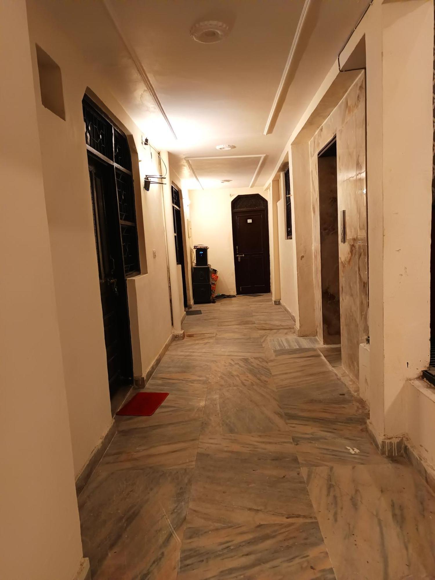 Hotel Haveli Heritage --1 Min Walk In Nizamuddin Railway Station
