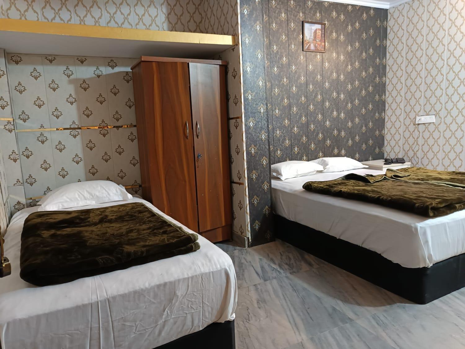 Family Hotel -1 Min Walk In Nizamuddin Railway Station