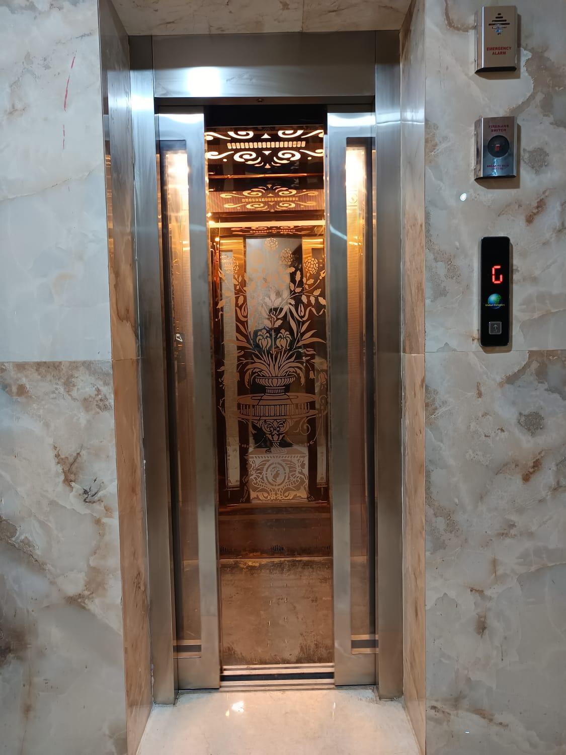 Family Hotel -1 Min Walk In Nizamuddin Railway Station Hotel 2*