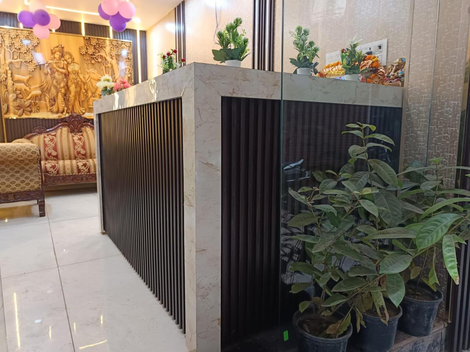Hotel Family Hotel -1 Min Walk In Nizamuddin Railway Station 2*